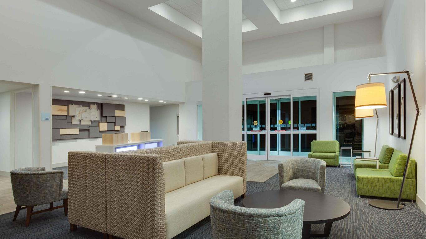 Holiday Inn Express & Suites Orlando International Airport