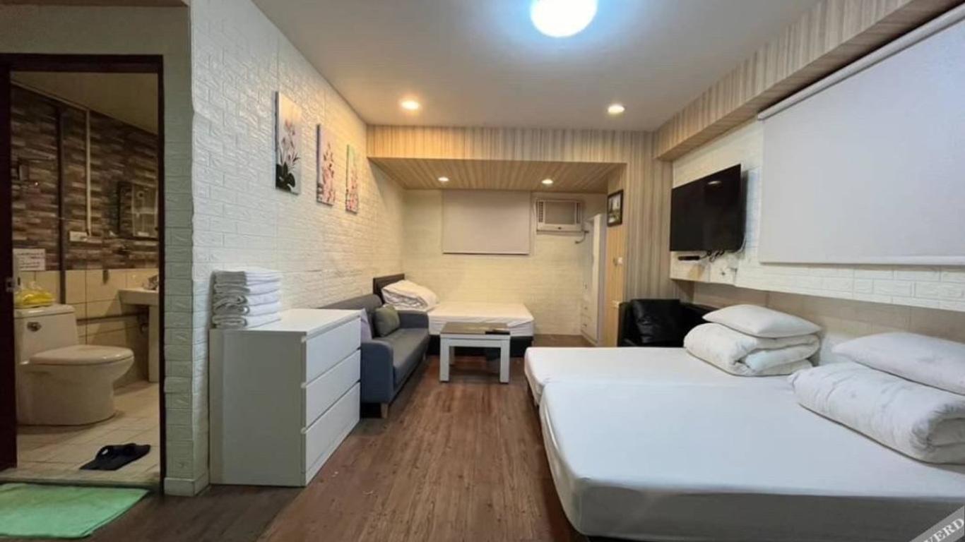 Easy Stay Ximen Guest House