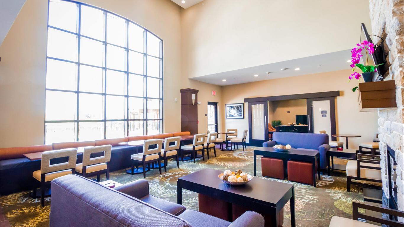 Staybridge Suites Plano / Frisco