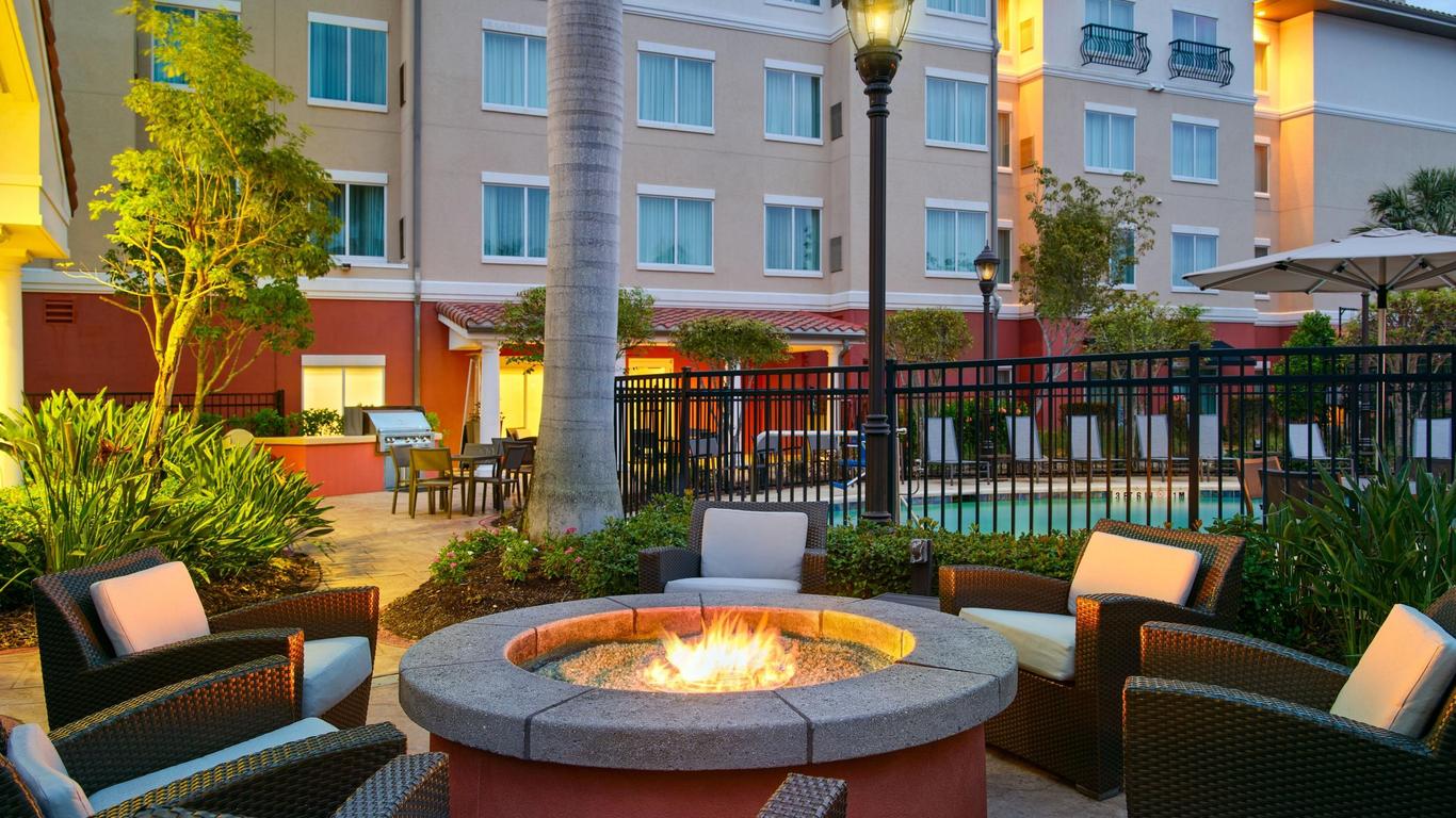 Residence Inn by Marriott Fort Myers at I-75 and Gulf Coast Town Center