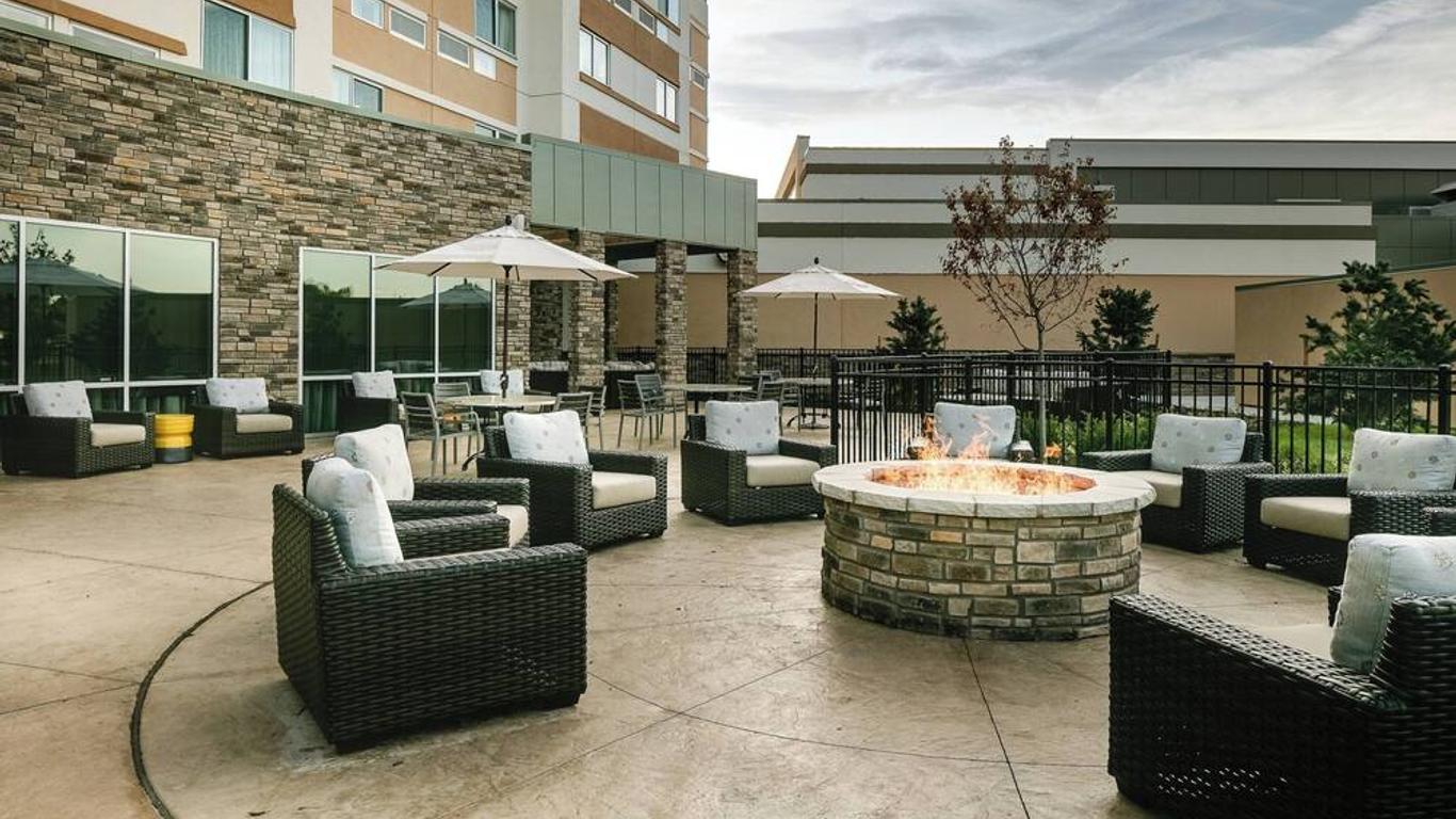 Courtyard by Marriott Omaha Bellevue at Beardmore Event Center