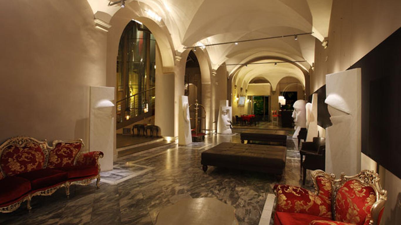 Borghese Palace Art Hotel