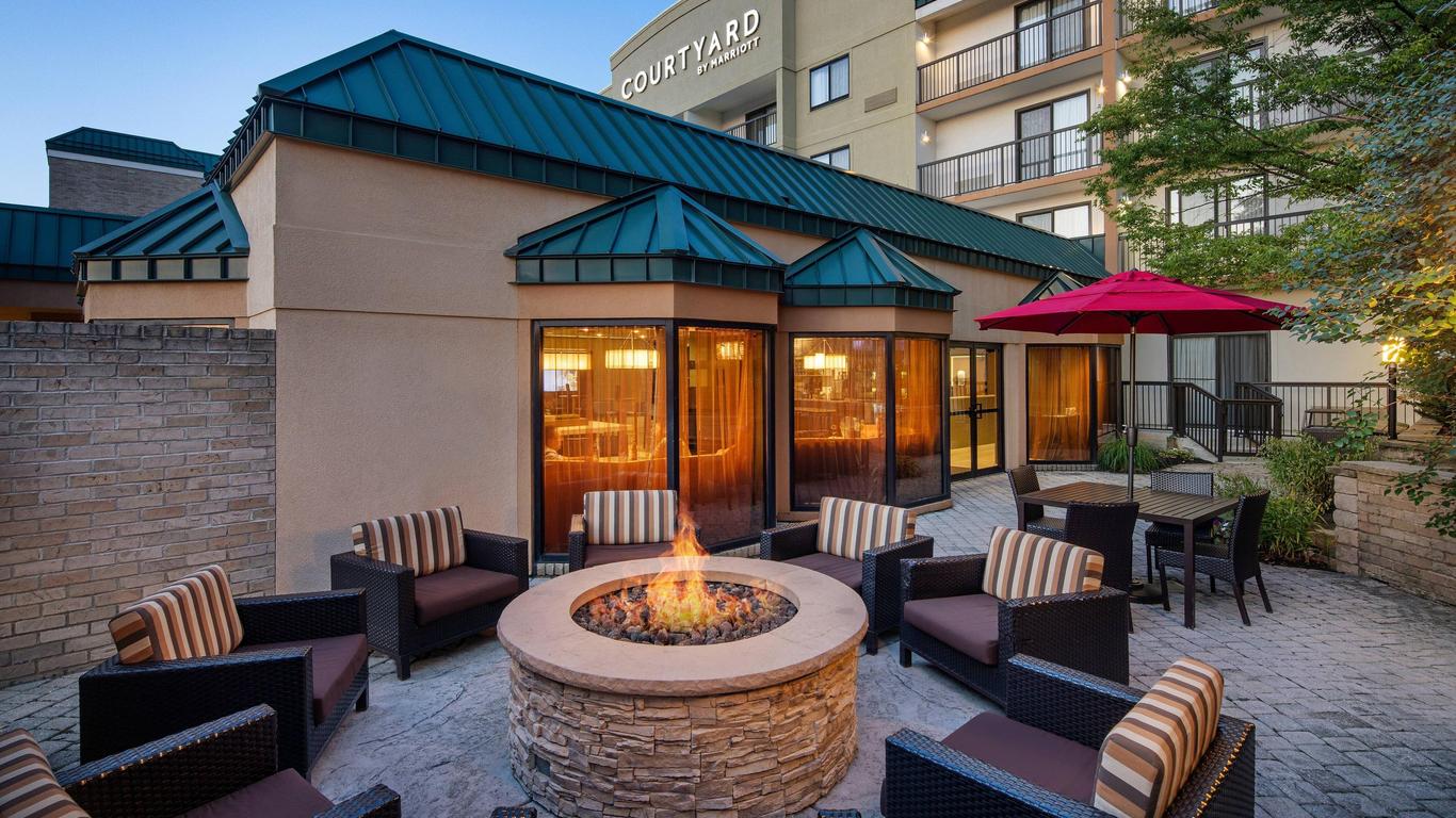 Courtyard by Marriott Cleveland Beachwood