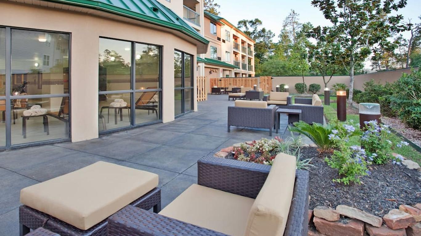 Courtyard Houston The Woodlands