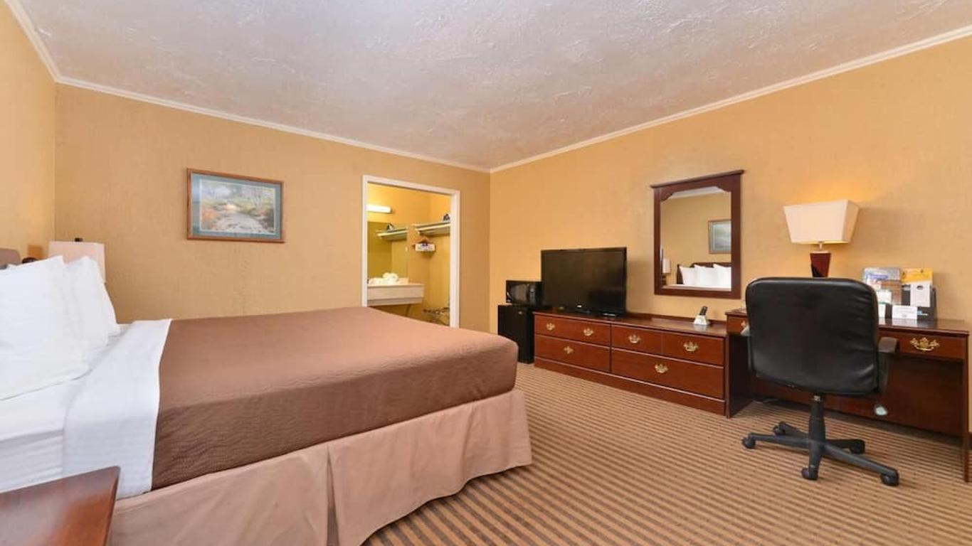 Executive Plus Inn & Suites