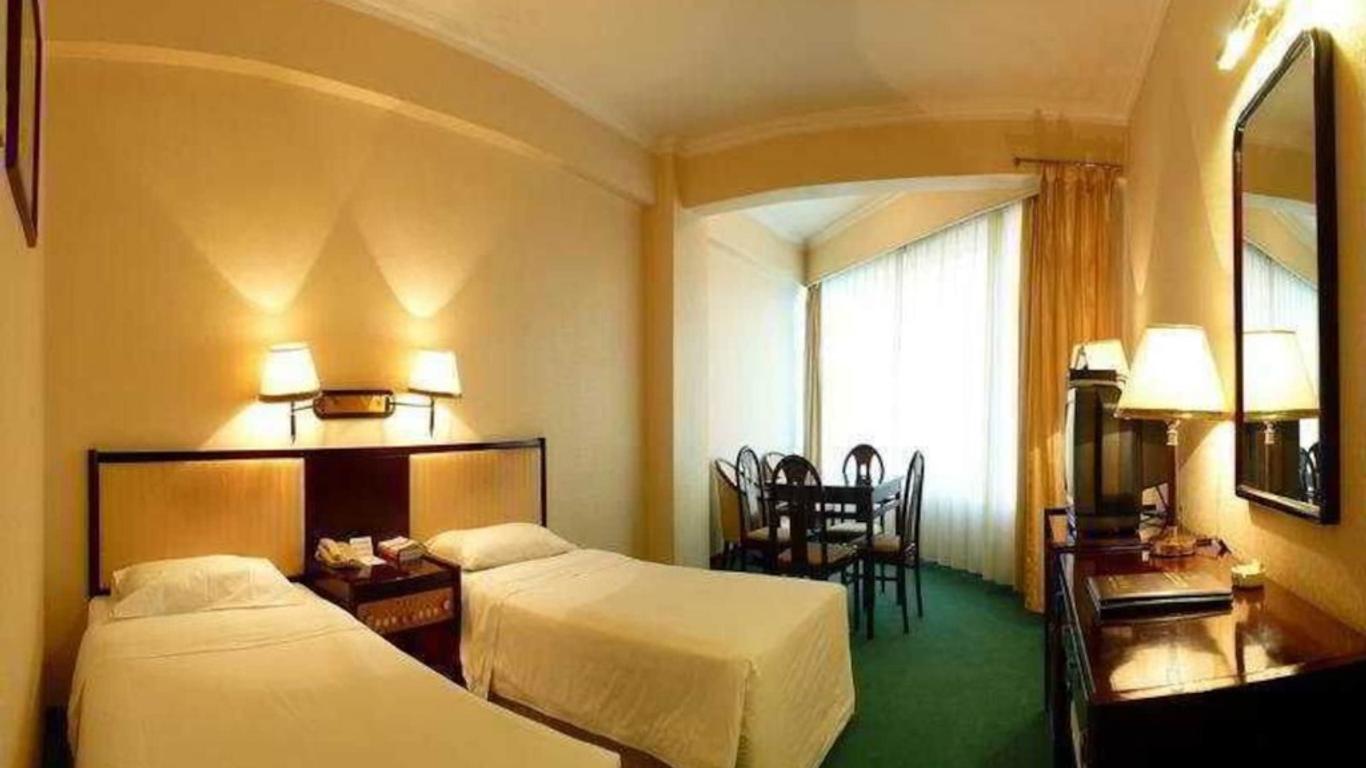 Beijing Jingu Qilong Hotel