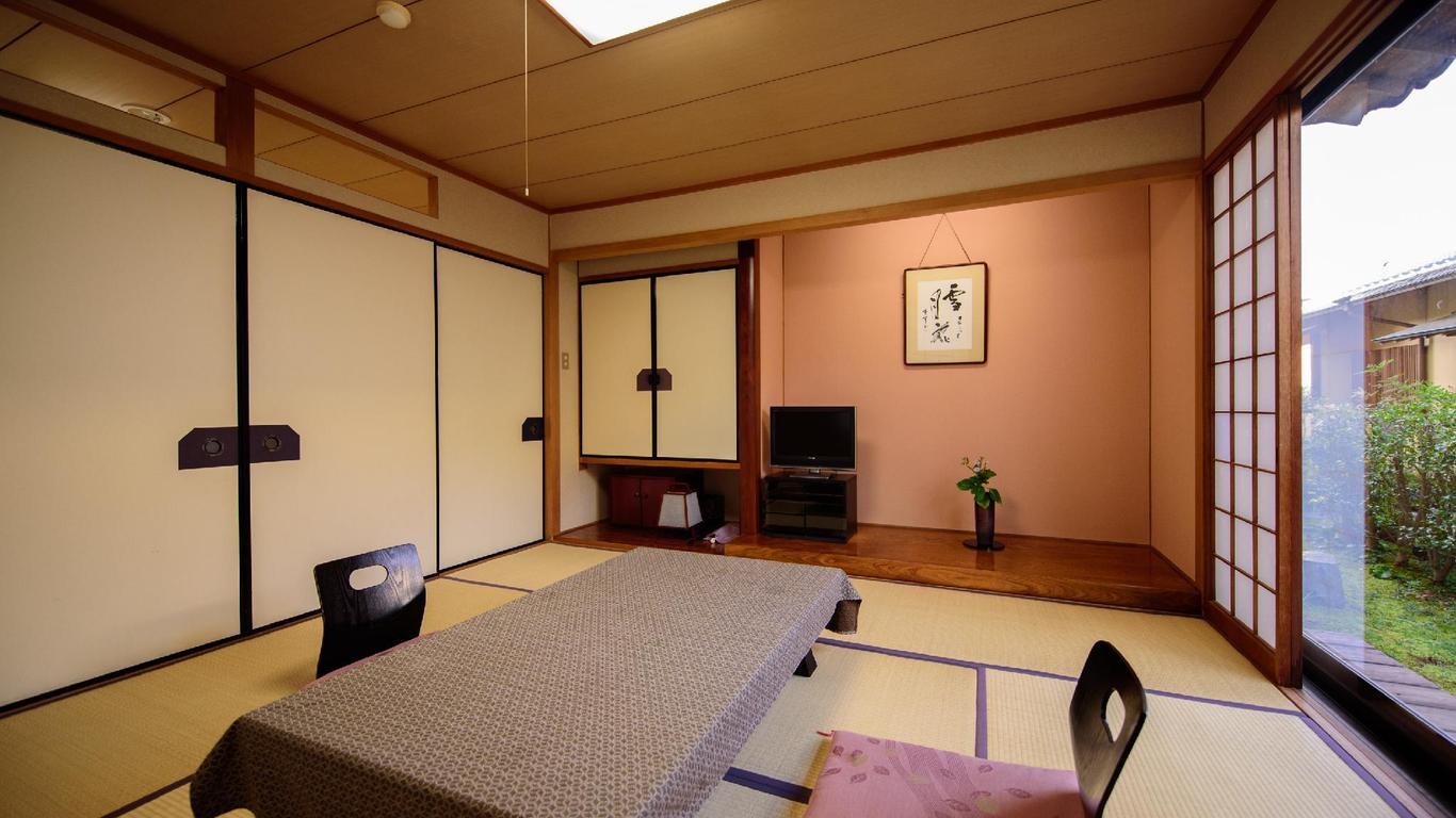 Yufuin Onsen Wafu Ryokan Tsuenosho