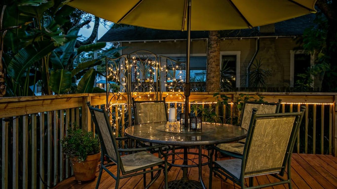 Anchor Inn Nsb Bed And Breakfast