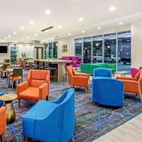 La Quinta Inn & Suites by Wyndham Waco Downtown - Baylor