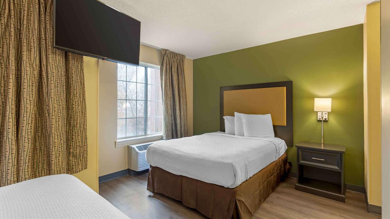 Extended Stay America Select Suites - St. Louis - Airport - Central