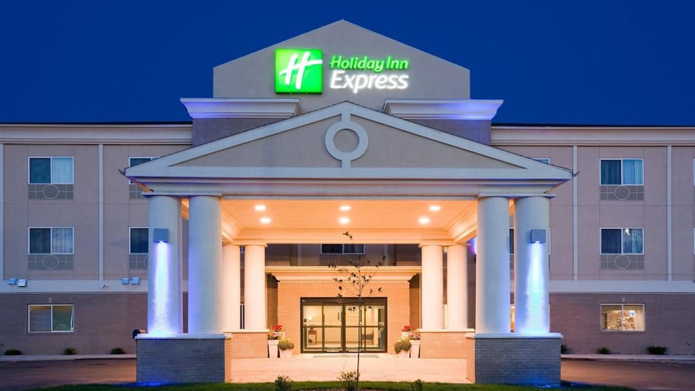 Holiday Inn Express Devils Lake