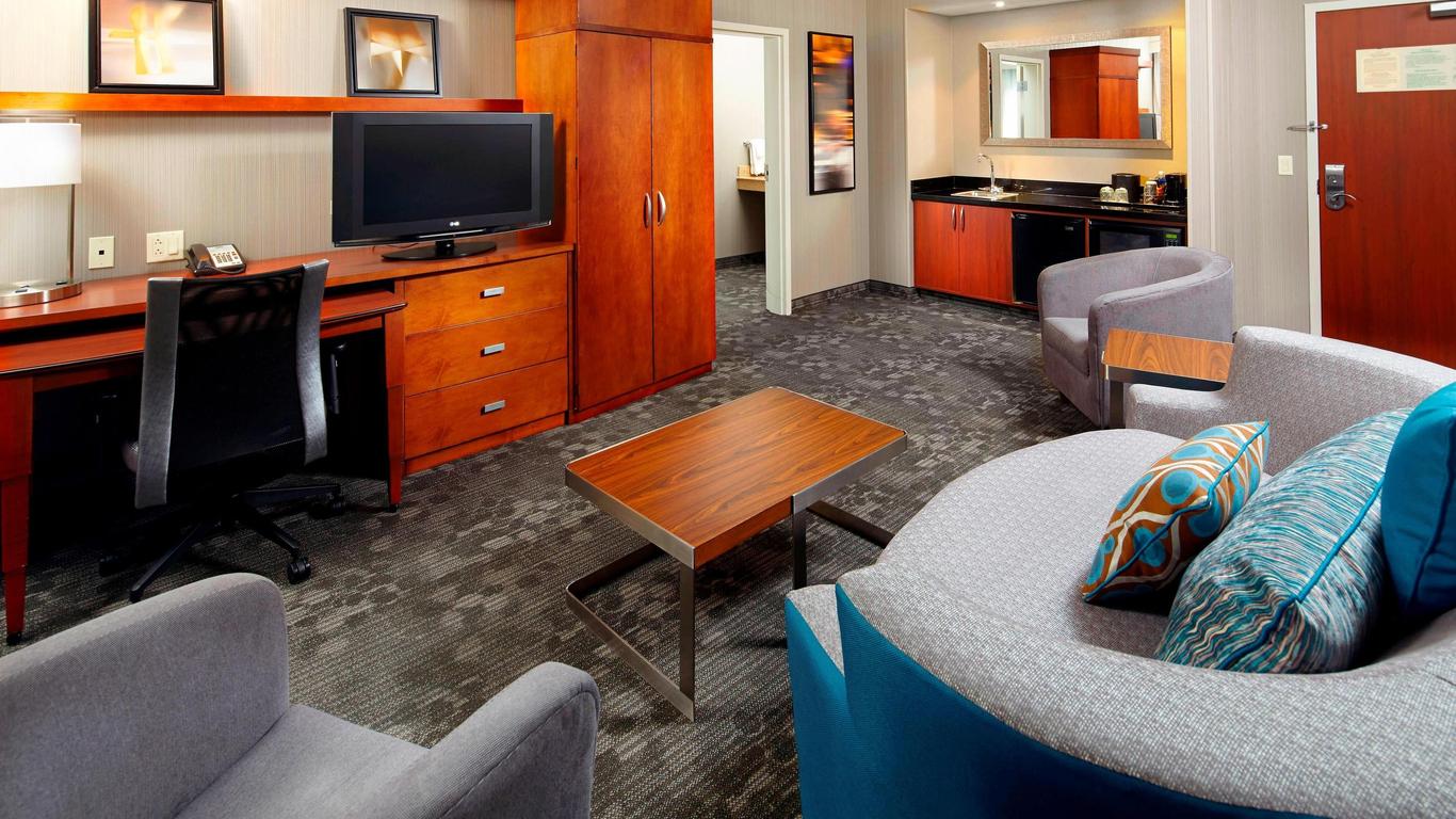 Courtyard by Marriott Pittsburgh Greensburg